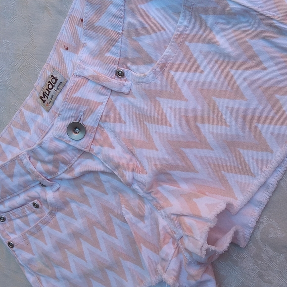 Size 7: MUDD SHORTS - Picture 3 of 5